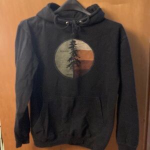 Men’s black Acadia, Maine sweatshirt, size small